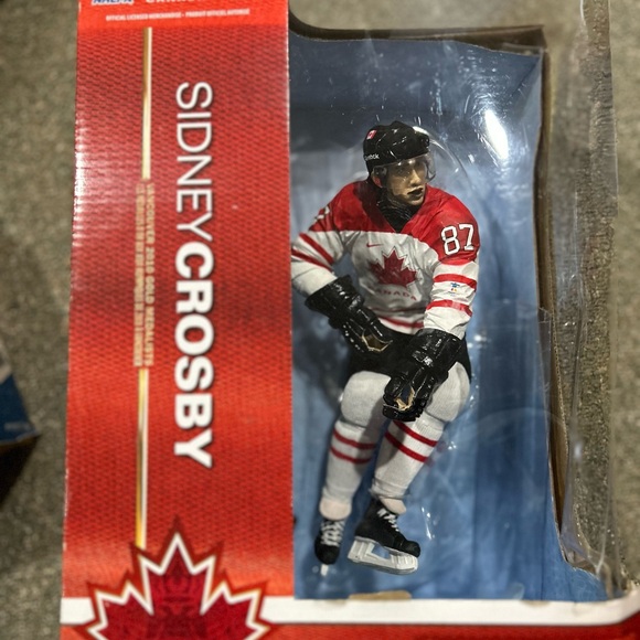 Sidney Crosby 2010 olympics hockey figurine - Picture 1 of 4